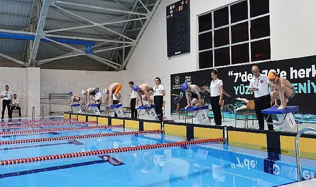 Selçuklu Belediyesi Yüzme Yarışmaları’nda madalyalar sahiplerini buldu