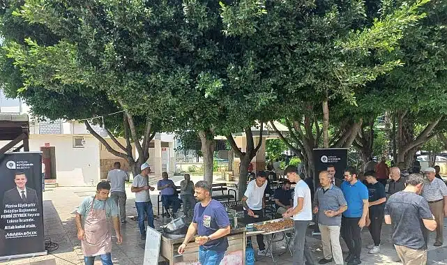 Antalya Büyükşehir Belediyesi’nden Ferdi Zeyrek için lokma dağıtımı