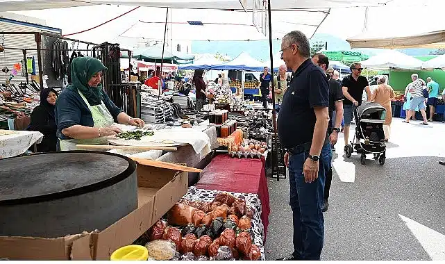 Başkan Topaloğlu’ndan pazar esnafına ziyaret
