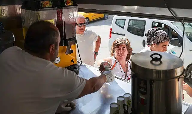 Buca Belediyesi’nden LGS’ye giren öğrenciler ve ailelerine ikram