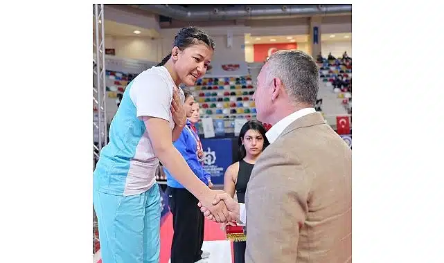 Büyükakın’a spora verdiği destek için teşekkür