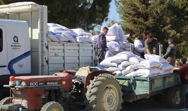 Büyükşehir’den yem desteğiyle süt üretimine güçlü katkı