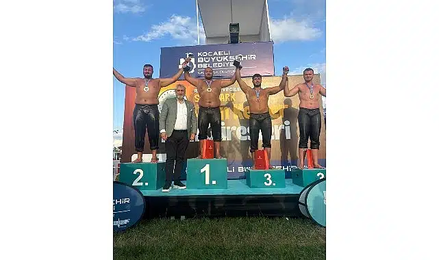 Kemer Belediye güreşçisinden ikincilik