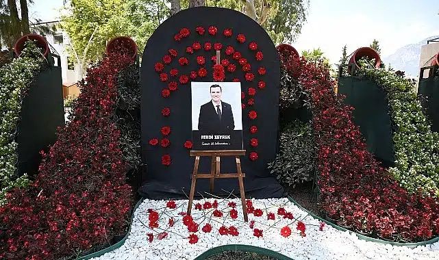 Kemer’de Başkan Zeyrek için anma alanı oluşturuldu