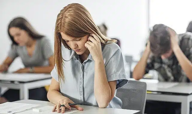 Sınav Stresi Görme Problemine Neden Oluyor