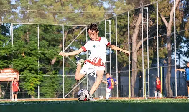 Antalya Büyükşehir Belediyesi’nin spora ve sporcuya desteği sürüyor