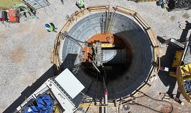 Başkan Altay: “Mikro Tünel İle Trafiği Kapatmadan Çevreyi Rahatsız Etmeden Çalışıyoruz”