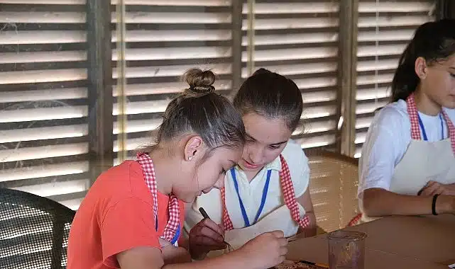 Başkan Şadi Özdemir, Nilüfer Doğa ve Bilim Yaz Okulu’ndaki öğrencilerle buluştu