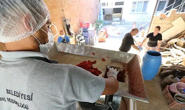 Efes Selçuk’ta Kışlık Salça Hazırlıkları Başlıyor