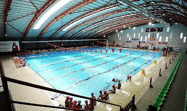 Karşıyaka Belediyesi Yüzme Havuzu’na modern dokunuş