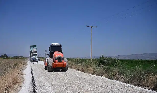 Pazarköy-Gördes Bağlantı Yolunda Sathi Kaplama Çalışmaları Tamamlandı