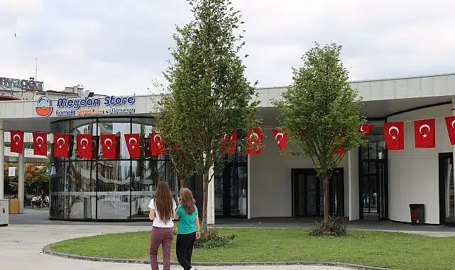 Büyükşehir’in “Yeşil” hassasiyeti Milli İrade Meydanı’na da yansıdı