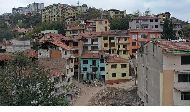 Cedit’te değişim, “Gece ve Gündüz” gibi