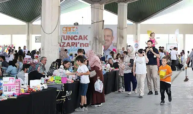 Çocuklar Genç KOMEK 2. El Oyuncak Pazarı İle Farkındalık Kazanıyor