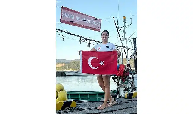 Ege Üniversitesi mezunu milli yüzücü Bengisu Avcı tarihi bir başarıya daha imza attı