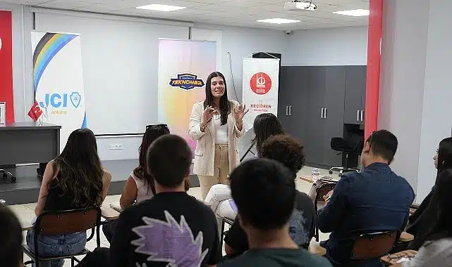 Gençler Yapay Zeka ile Geleceğe Hazırlanıyor