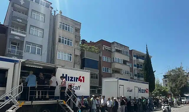 Hızır 41, Sındırgı’da depremzedelerin yanında