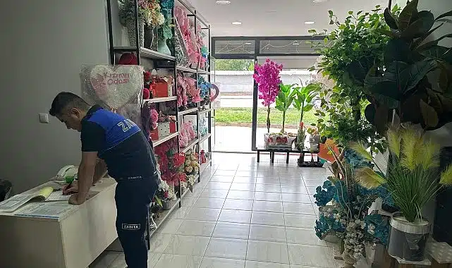 İnegöl’de Zabıta Çiçekçileri Mercek Altına Aldı