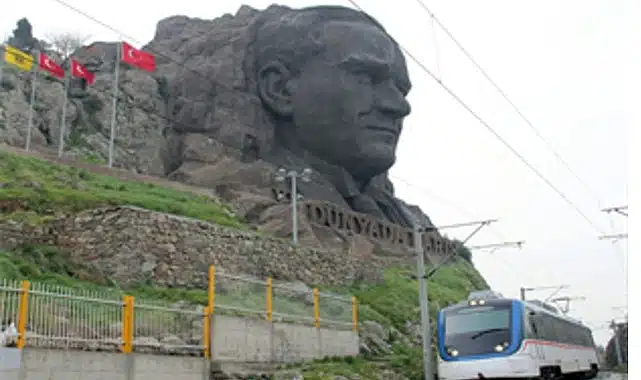 İZBAN’daki grev nedeniyle ulaşım hatlarında düzenleme