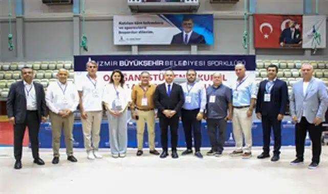 İzmir Büyükşehir Spor Kulübü’nde bayrak değişimi
