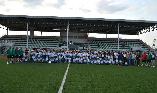 İznikspor Yaz Futbol Okulu’nda Sertifika Heyecanı