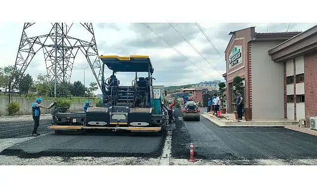 Kent Mezarlığı’nda yollar ve otopark asfaltlandı