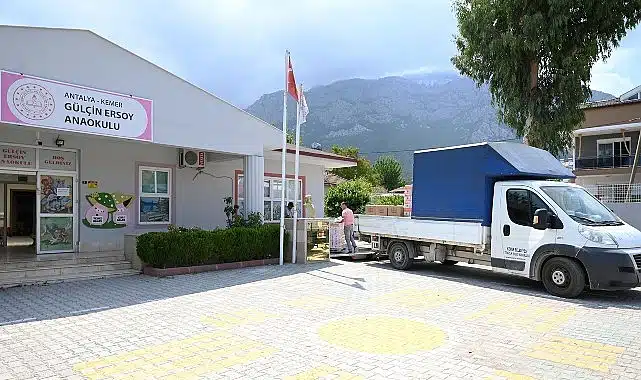 Kırtasiye malzemelerinin dağıtımı sürüyor