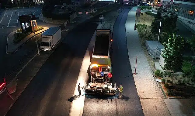 Küçükçekmece’de Asfalt Çalışmaları ile Yol Konforu Artıyor