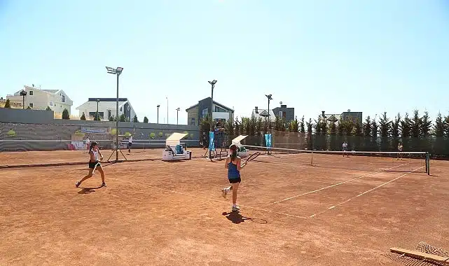 Nilüfer’de genç raketler mücadele etti