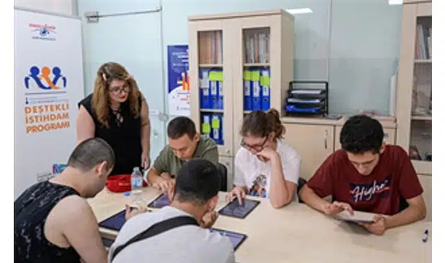 Nöroçeşitli gençlere istihdam köprüsü: İŞ İN