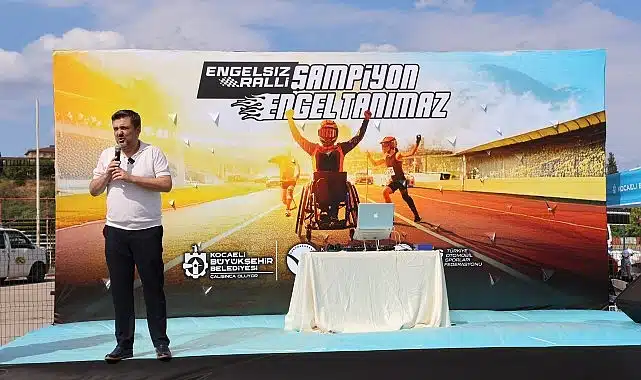 Özel bireyler, yarış pistinde sürüş deneyimi yaşadı