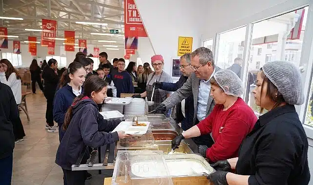 Ayvalık’ta Öğrenci Kent Lokantasında 3 Çeşit Yemek 30 Lira