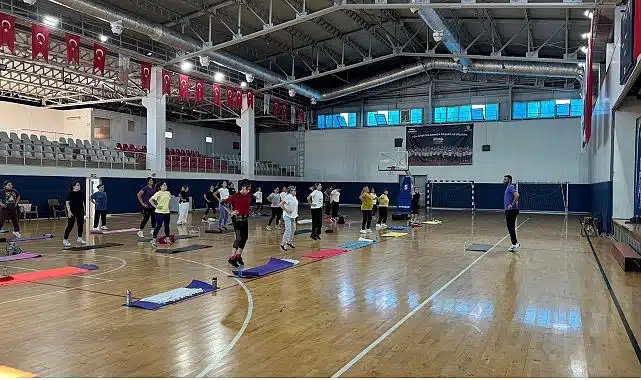 Bakırköylü kadınlar güne sporla başlıyor