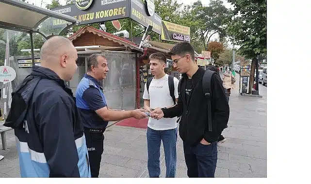 Başkan Rasim Arı’dan Öğrencilere Bitmeyen Kalem Sürprizi
