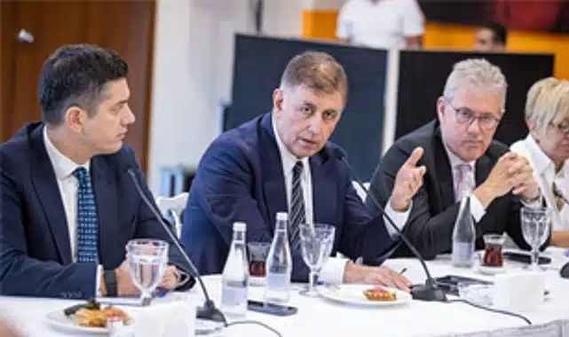 Başkan Tugay: İzmir’in kabuğunu kırması, öncü kent olması için çalışıyoruz