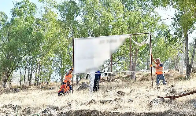 Belediye ekipleri kent estetiği ve güvenlik için sahada