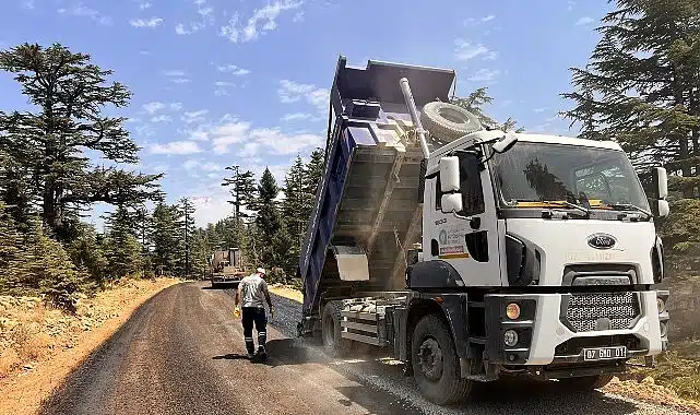 Büyükşehir Belediyesi’nden Toroslar’a asfalt