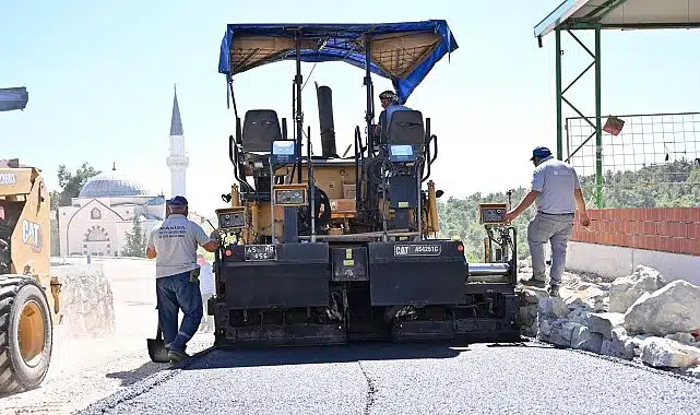 Büyükşehir, Gördes’i Asfaltladı