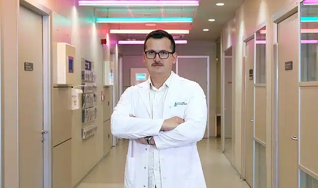 Cep telefonu kamburluğu: Yeni neslin sessiz tehlikesi!