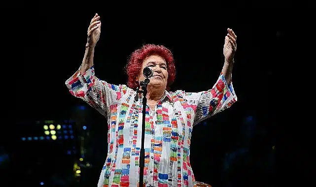 Çim Konserleri’nde Selda Bağcan rüzgarı esti