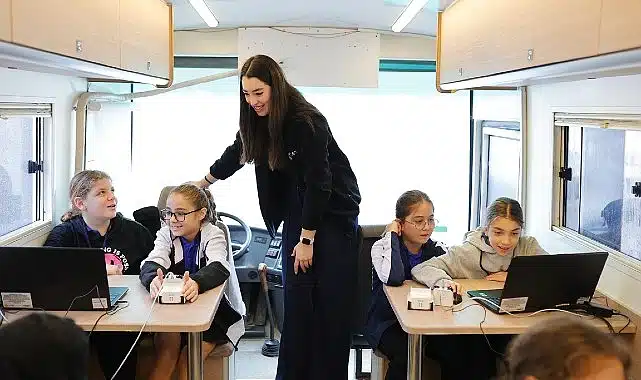 Deniztemizturmepa Mavi Nefes Eğitim Otobüsü Ayvalık’ta