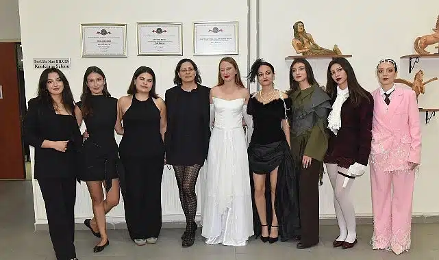 Ege’de edebiyat ve moda aynı sahneyi paylaştı