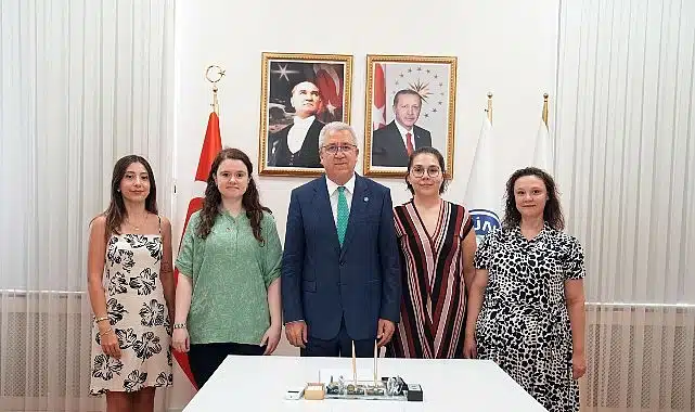 Egeli bilim ekibi HIV enfeksiyonunun erken tanısına yönelik nanobiyosensör geliştirecek