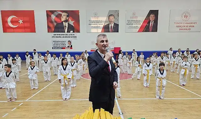 Gölcük Belediyesi taekwondo sporcuları kuşak atladı