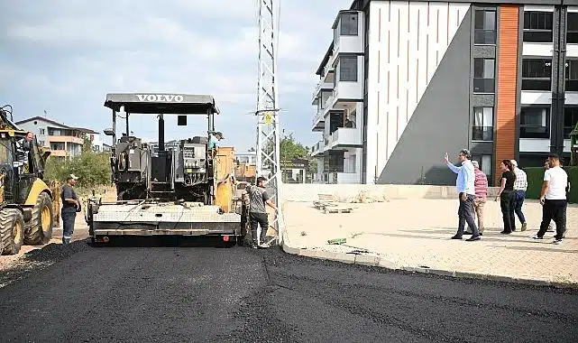 Kartepe’de Asfalt Atağı Sürüyor