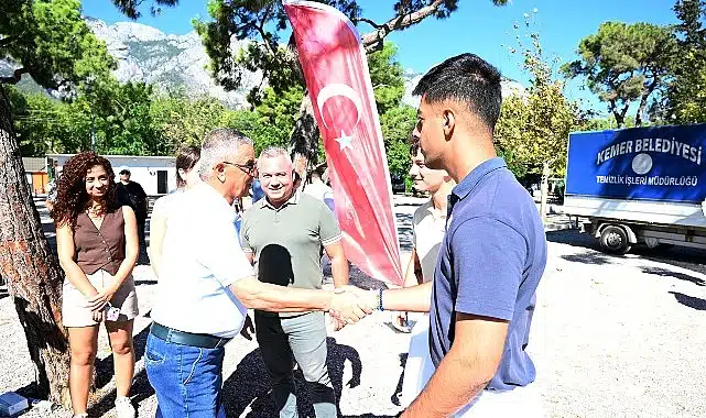 Kemer’de sahil temizliği yapıldı