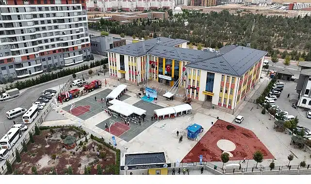 Konya Protokolü Öğrencilerin İlk Ders Zili Heyecanına Selçuklu’da Ortak Oldu