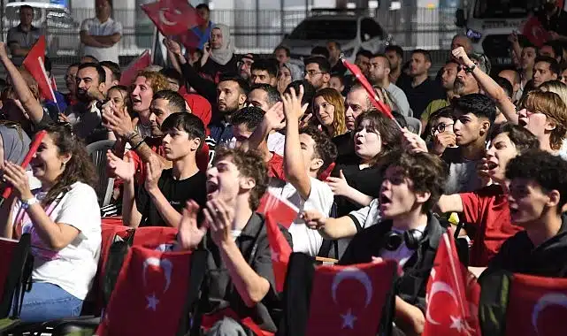 Milli heyecan Osmangazi Meydanı’nda yaşandı