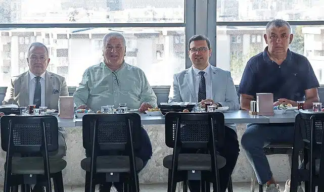 Nilüfer Belediyespor Kulübü Bursa voleyboluna yön verenlerle buluştu