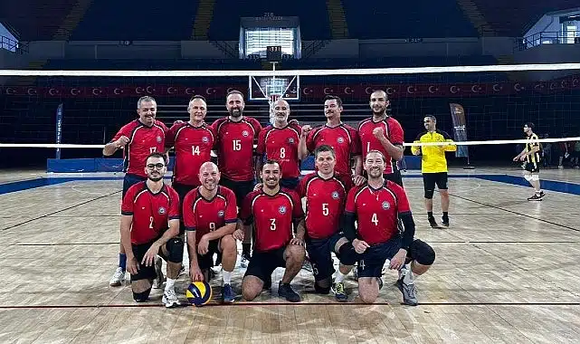 Ege Üniversitesi Voleybol Takımı adını finallere yazdırdı
